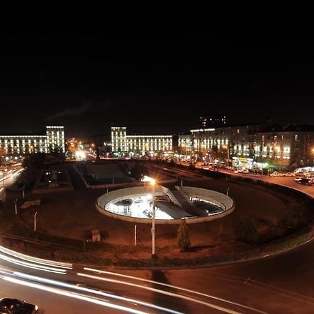 Квартира Около Станции Метро С Балконами Jerevan Eksteriør billede