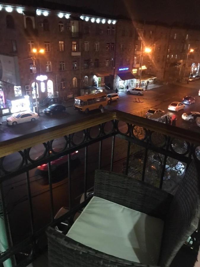 Квартира Около Станции Метро С Балконами Jerevan Eksteriør billede